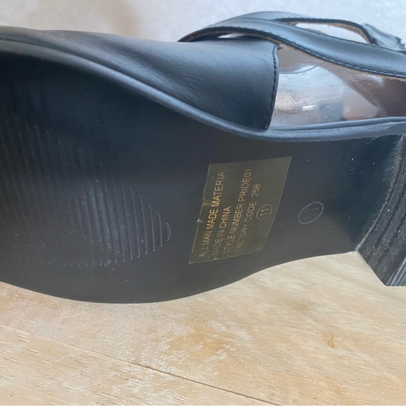 Shoes - Picture 4 of 5